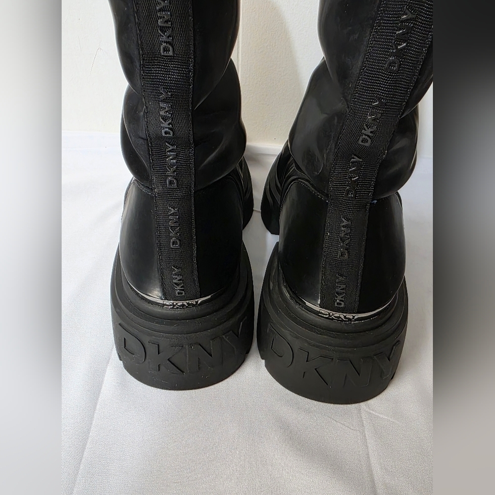 DKNY Fiza Lug Sole Bootie/Fiza Zipper Boot Womens Size 7.5 Platform Boot New - Picture 8 of 11